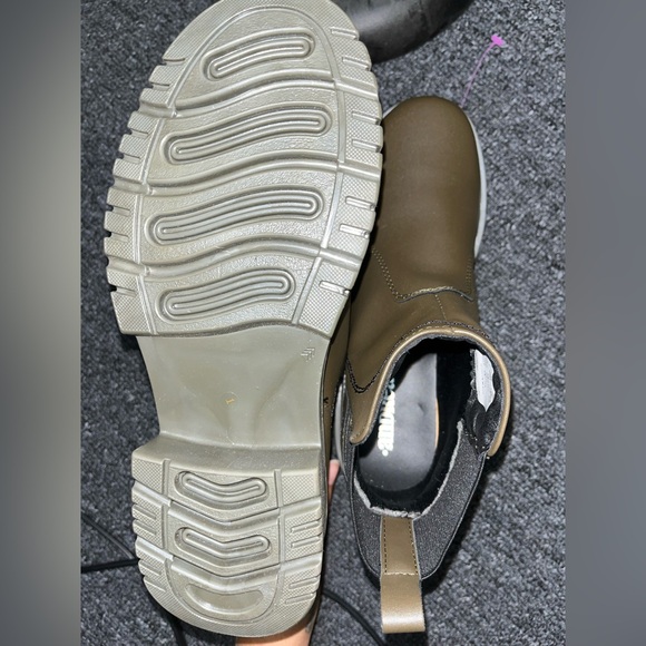 Green leather Chelsea boots with a punk vibe #grunge - Picture 6 of 6